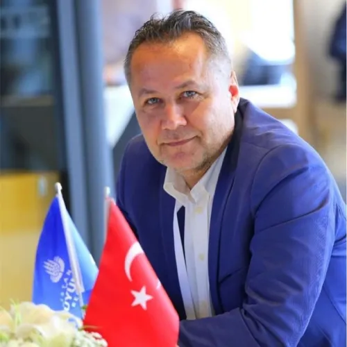 Dr. Erol Özgüner